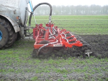 Evers bouwlandbemester met Kongskilde messeneg Evers bouwlandbemester met Kongskilde messeneg