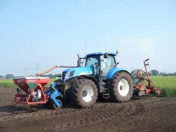 Kverneland rotorzaaicombinatie met VSS Agro bandenpakker Kverneland rotorzaaicombinatie met VSS Agro bandenpakker