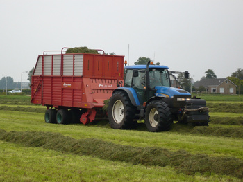 Kverneland TA465 met 8-wielig gestuurd tandem